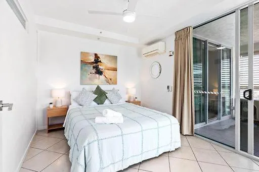 Wings Luxury Apartment Netflix غولد كوست